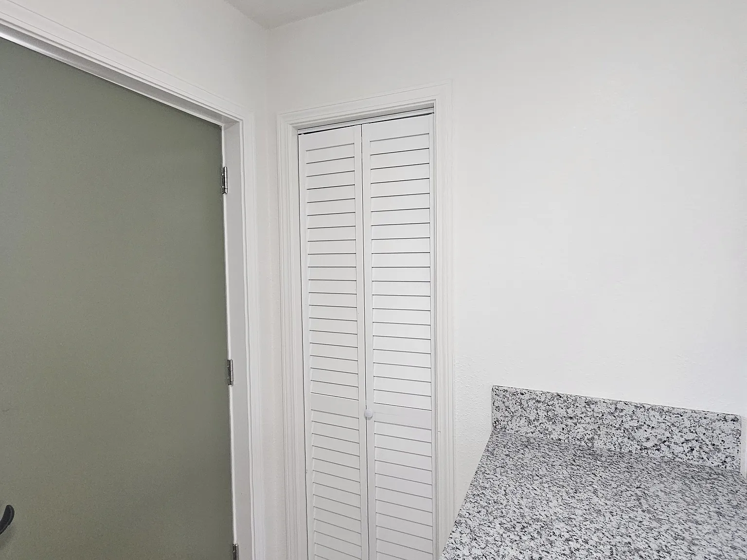 1 bed, 350 sqft, $2,000 — Photo 1