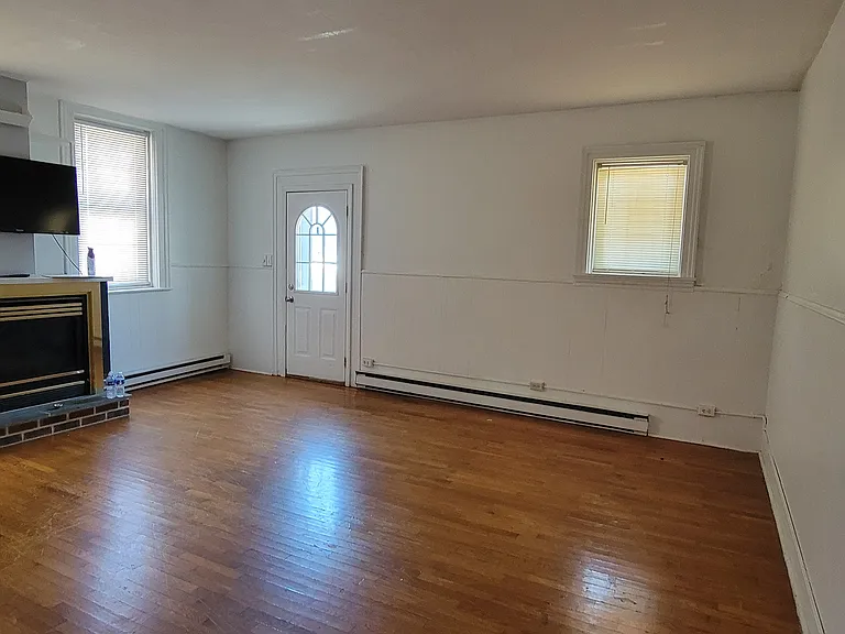102 Pine St #1 — Photo 2