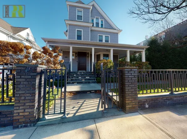 669 East 2nd Street image 17 of 44