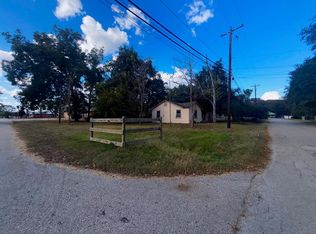 201 Lewis St, Elkhart, TX 75839