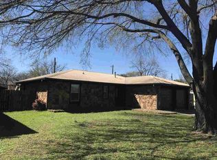 718 N Vandeveer St, Burnet, TX 78611