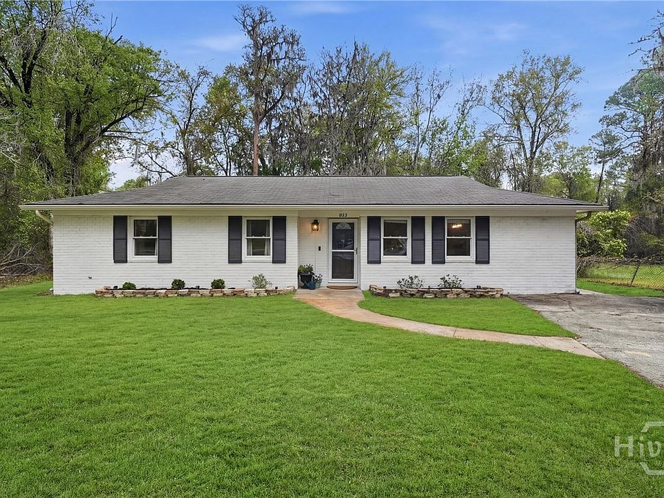 1st image of 824 Kelly Drive