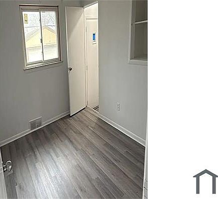 5th image of 10010 Oak Park Blvd