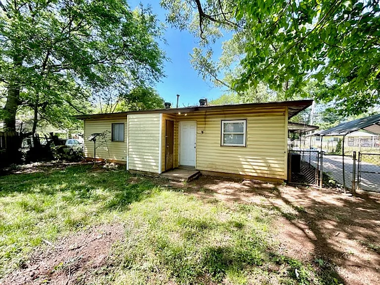 2433 Shepherd Dr NW — Photo 12