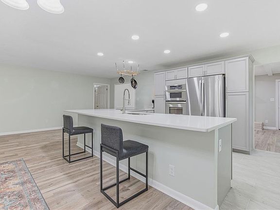 4th image of 3124 Winchester Ln
