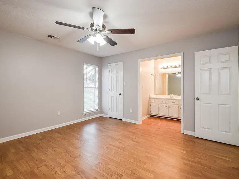 10712 Oak Cir N — Photo 10