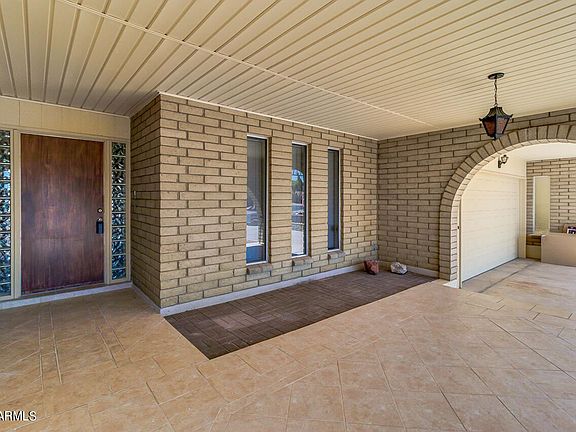 4th image of 709 S 81st Pl