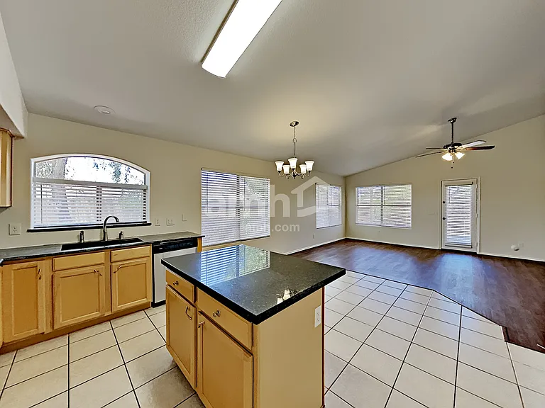 10262 W Patrick Ln — Photo 6