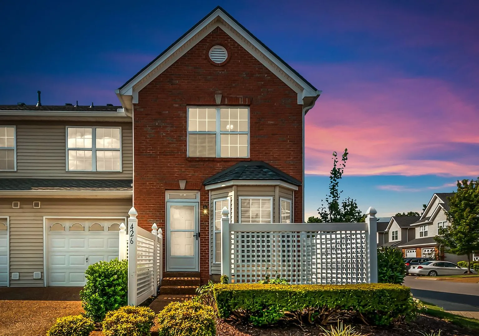 Charming Townhome Living in Fieldstone Farms — Photo 4