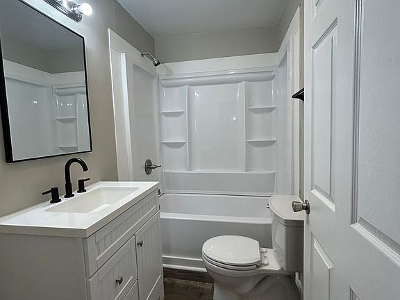 4th image of 2223 W 11th St