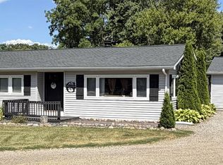 325 S Main St, Chesaning, MI 48616