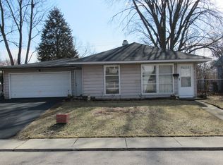 3 Fir St, Carpentersville, IL