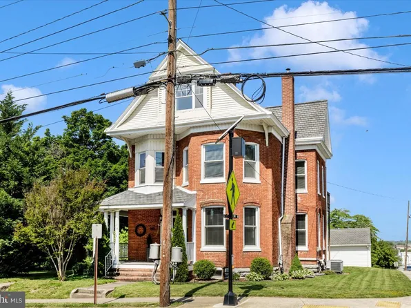 140 N Grant St, Waynesboro, PA 17268