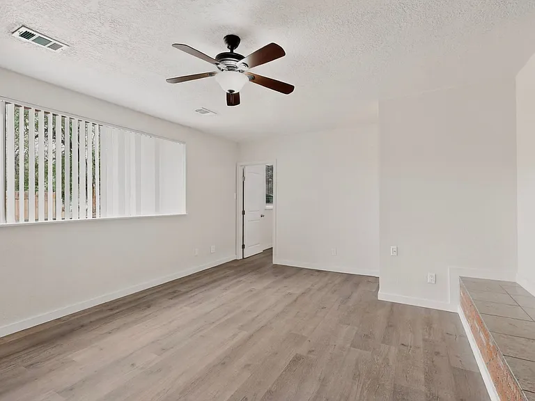 1846 Henry Cir SW — Photo 25
