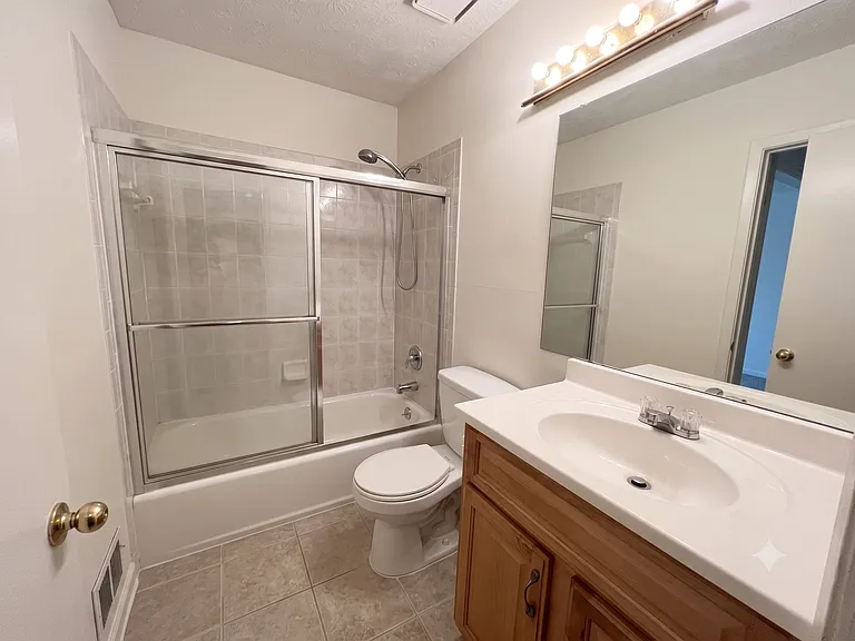 4044 Anvil Ct — Photo 2