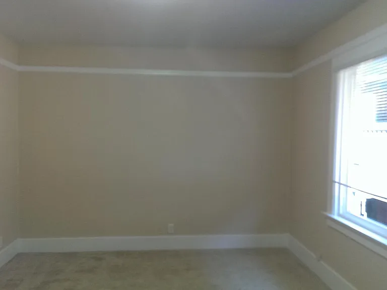 915 Grand Ave — Photo 3