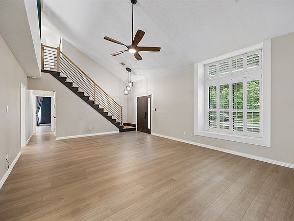 4th image of 4321 Bradford Dr