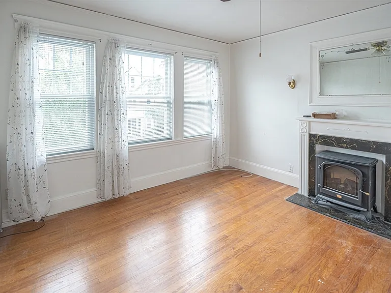 130 Francis St #2 — Photo 6