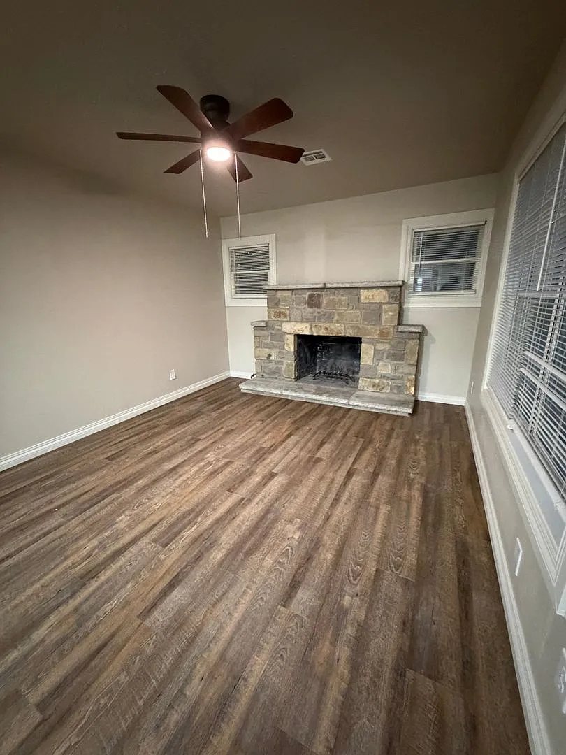 3 Bed 1 Bath Home for RENT! — Photo 2