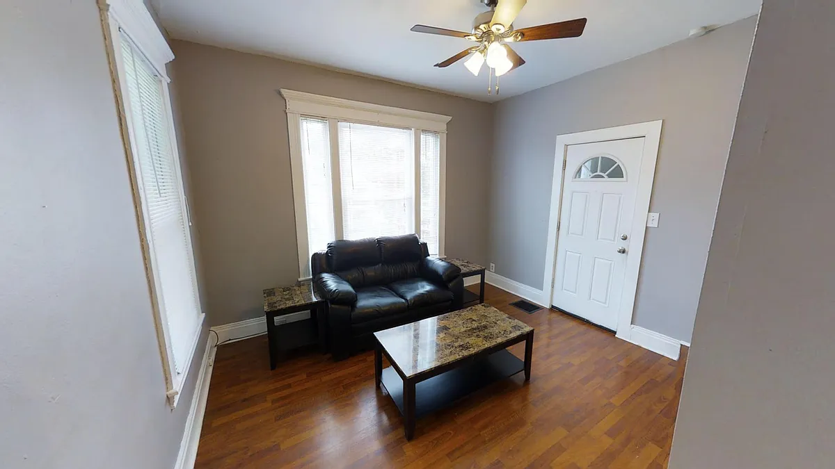 Building Photo - 1316 E Genesee St #2