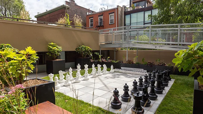 Rented by Nooklyn NYC LLC | media 31