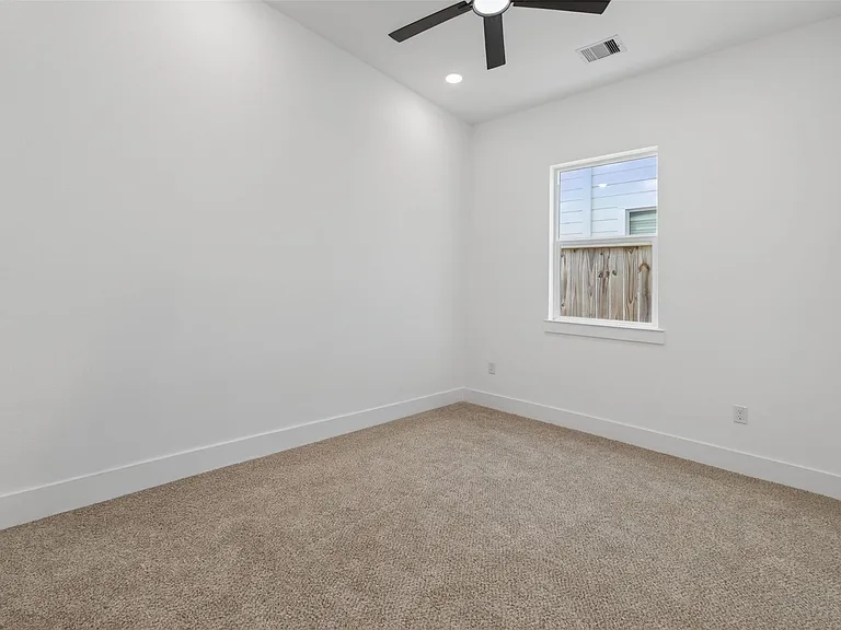 2714 Drew St — Photo 23