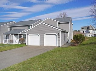 747 Long Hill Rd APT B, Middletown, CT 06457