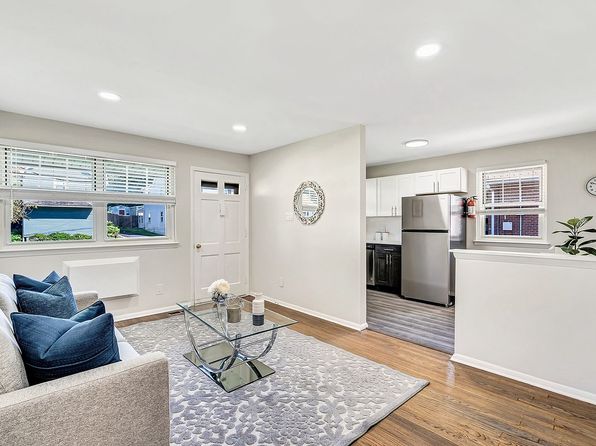 6 N Locust Ave #1160332