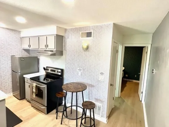 2302 E Side Dr APT 30, Austin, TX 78704