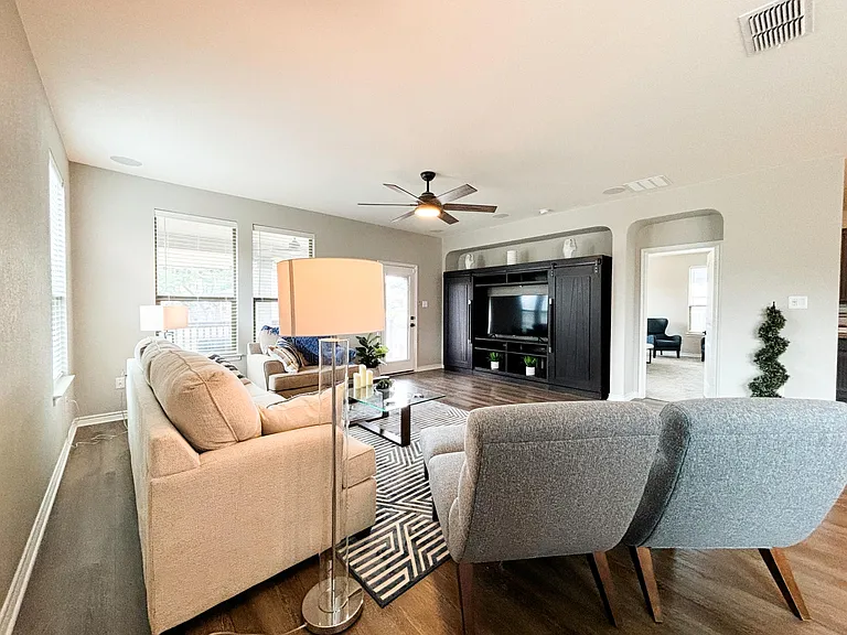 8134 Emmeline Dr — Photo 4