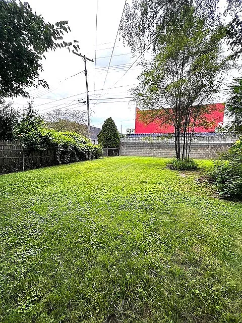 2 bed, 900 sqft, $1,370 — Photo 3