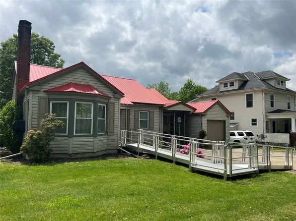 762 Pine St, Meadville, PA 16335