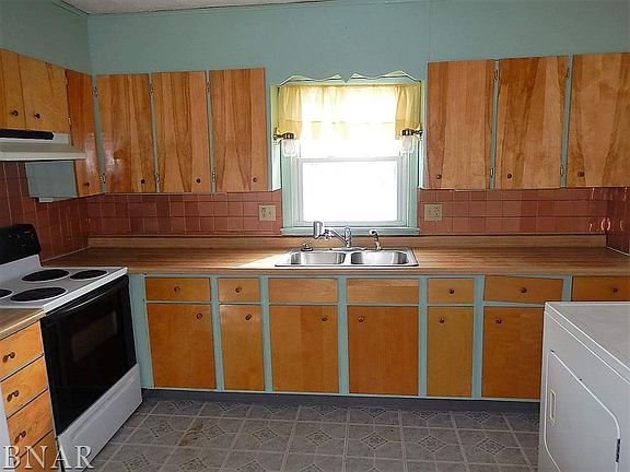 5th image of 804 E Woodlawn St