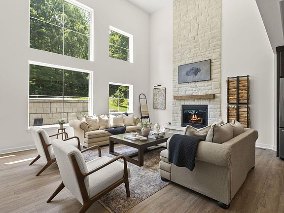 3rd image of 225 Green Valley Dr