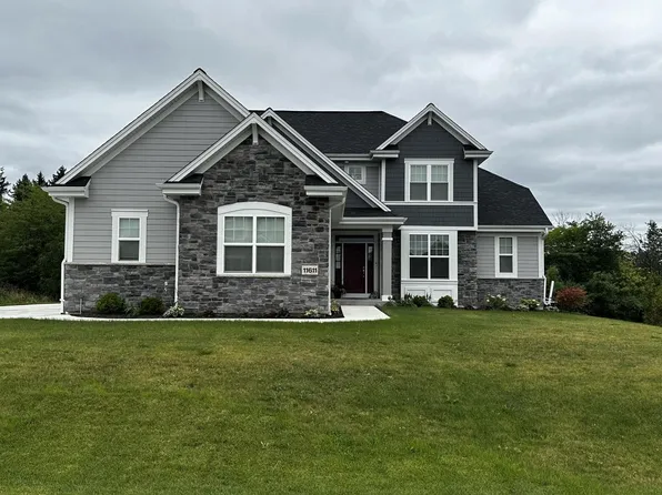 11611 West Heather DRIVE, Milwaukee, WI 53224