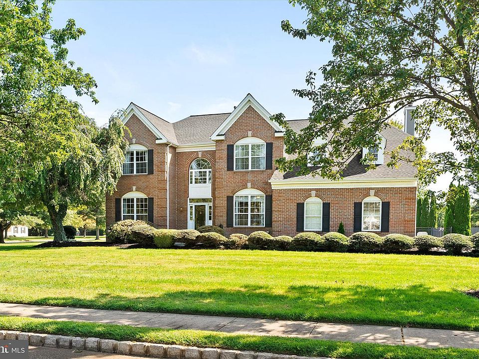 1st image of 1 Somerset Ct