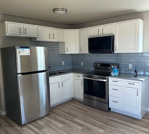 3rd image of 28 Flamingo Ln