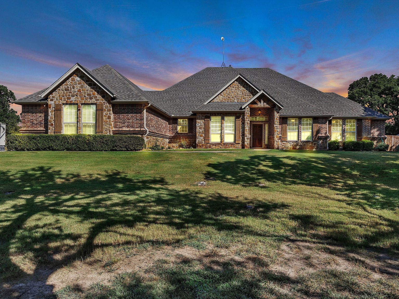 154 Foxpointe Cir, Weatherford, TX 76087 | Zillow