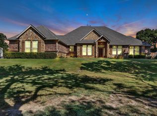 154 Foxpointe Cir, Weatherford, TX 76087