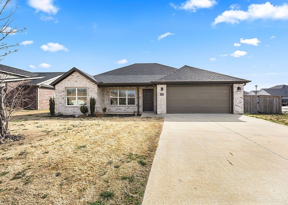 1st image of 1052 Hampton St