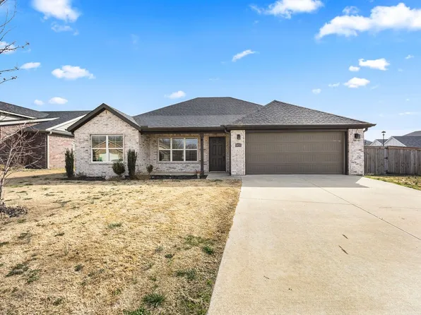 1052 Hampton St, Springdale, AR 72762