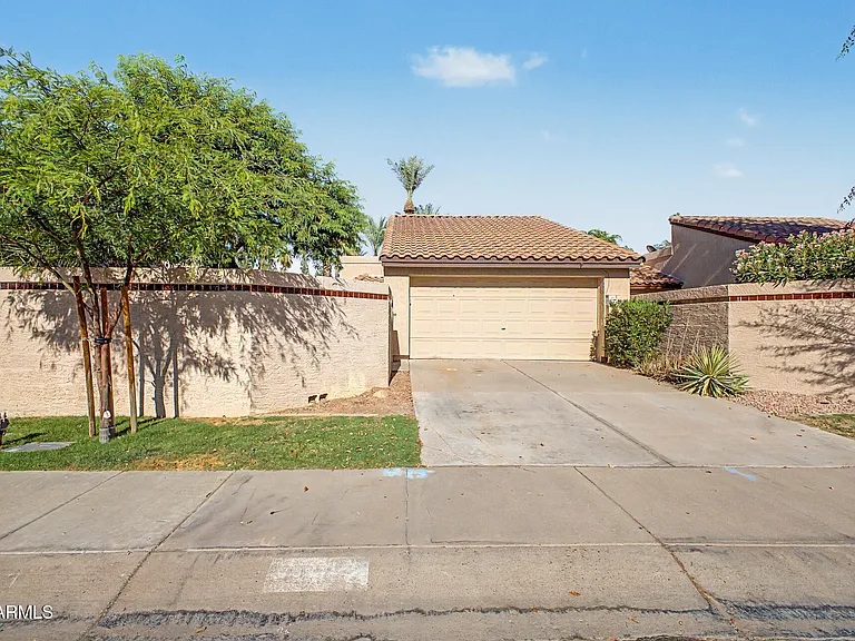 11145 N 109th St — Photo 32