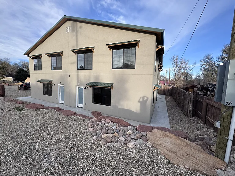 232 Valverde St — Photo 10