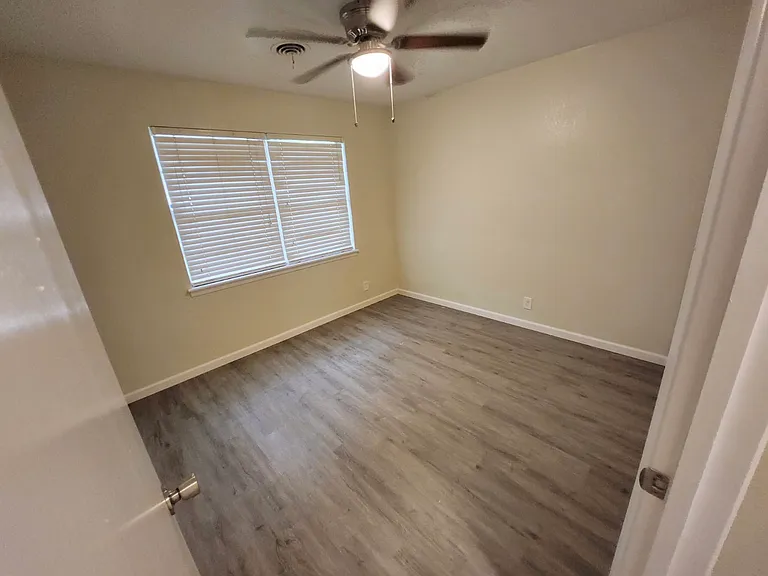 120 Glenhaven Dr — Photo 11