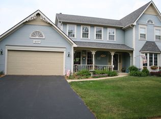 207 Lombardy Ln, Oswego, IL
