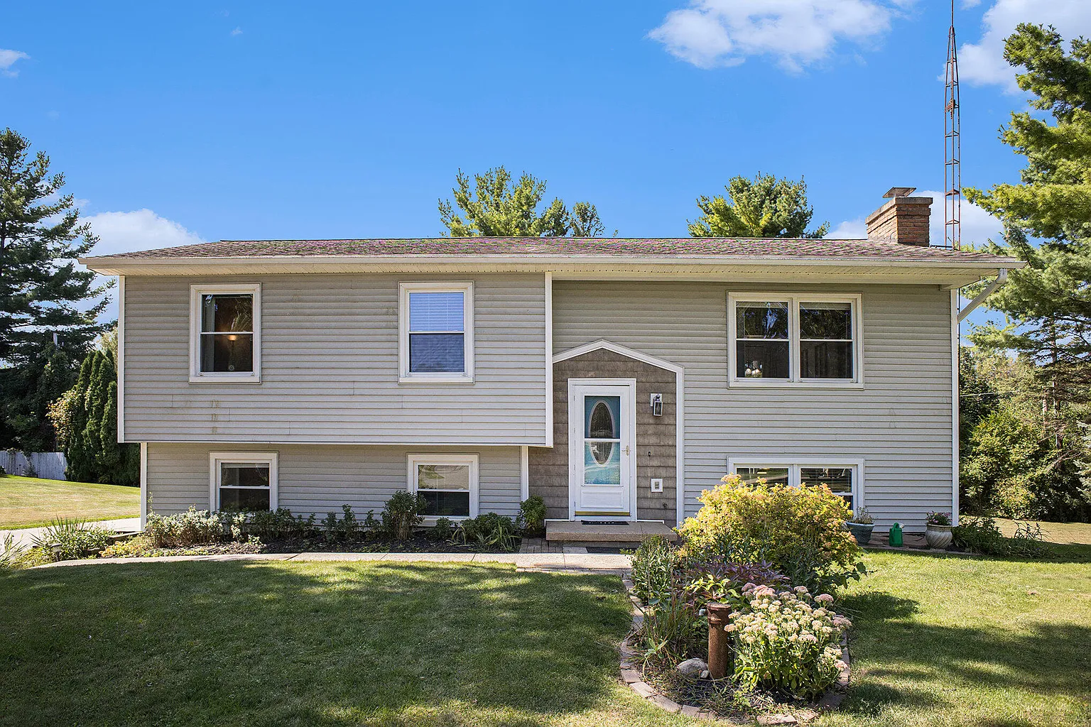 6762 Coachman Dr photo 1