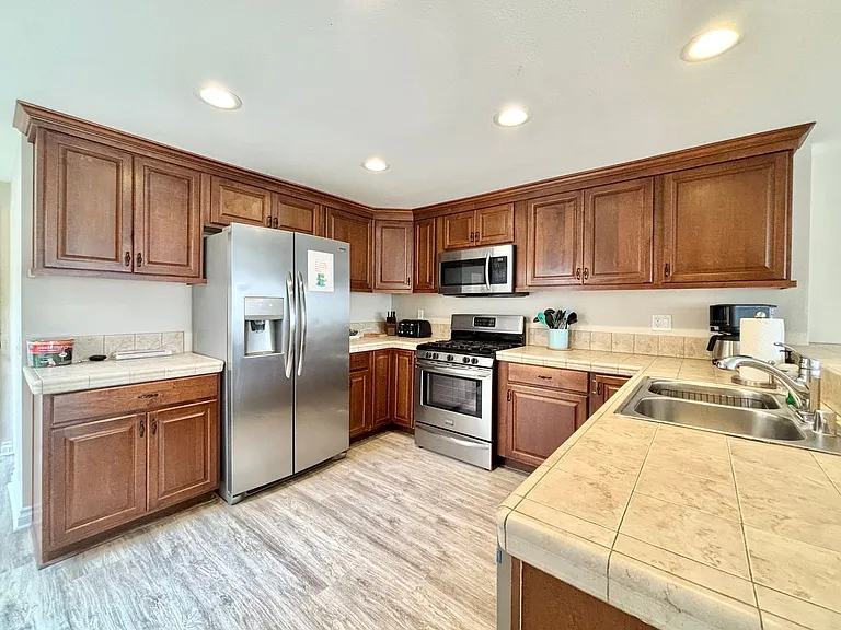 2551 Greencastle Ct — Photo 5