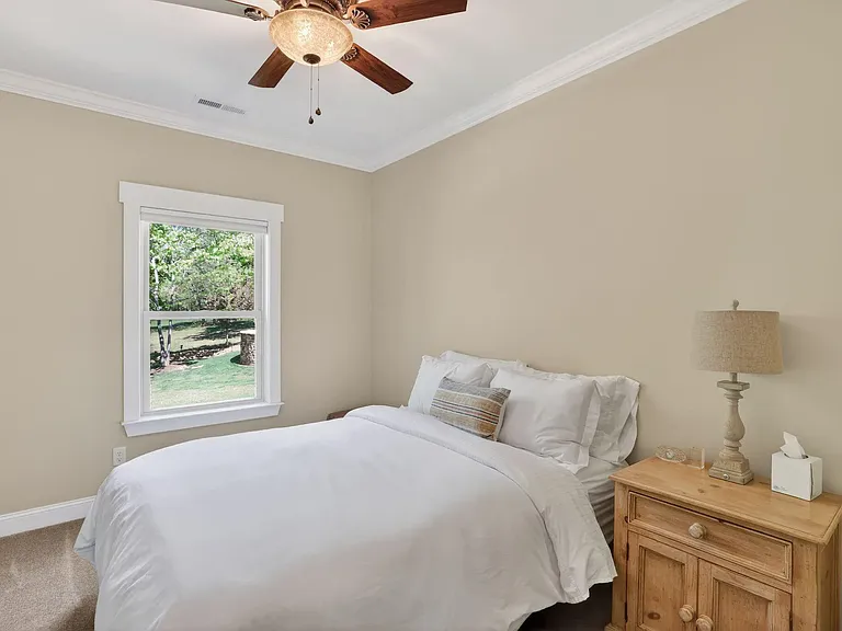 1625 River Bluffs Dr — Photo 16