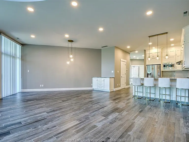 1225 Riverside Dr E #101 — Photo 12