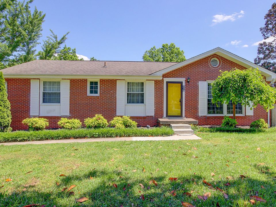1st image of 567 Chesterfield Dr
